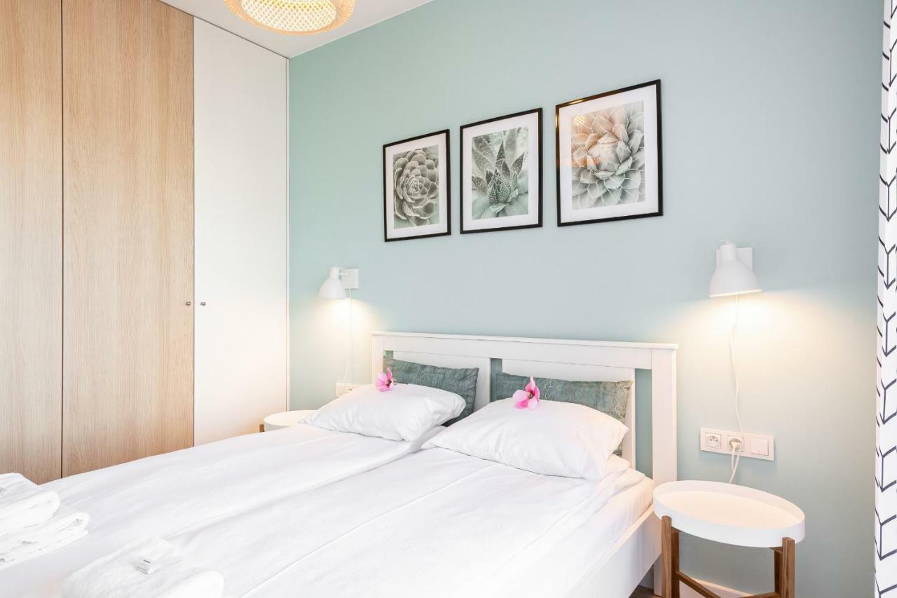 Apartment Walonska With Free Parking Wroclaw By Noclegi Renters Εξωτερικό φωτογραφία