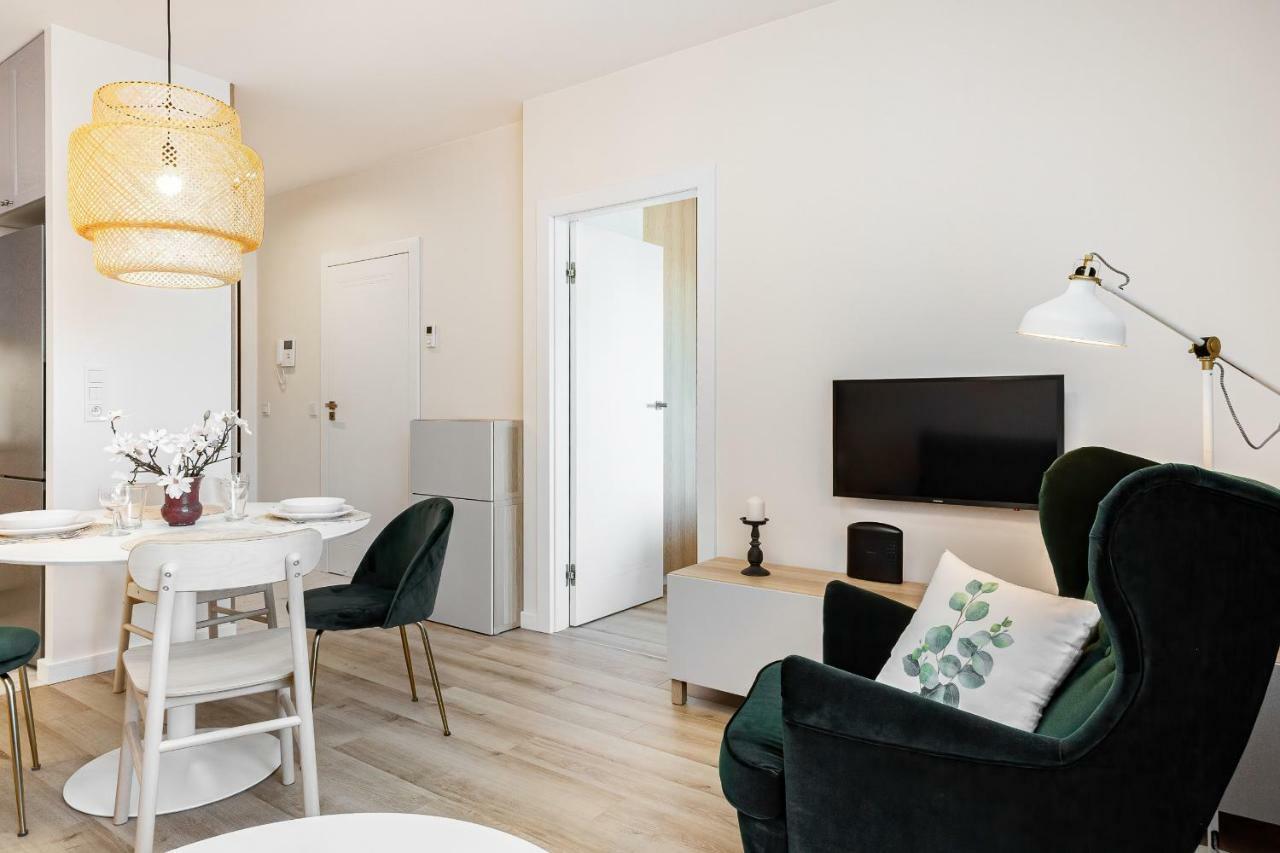 Apartment Walonska With Free Parking Wroclaw By Noclegi Renters Εξωτερικό φωτογραφία